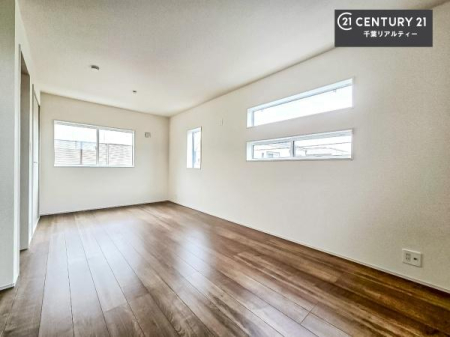 �m�� �V���v���Ƀf�U�C������Ă��邽�߁A�Ƌ��I�т܂���I
���C�ɓ���̉Ƌ��u���Ă��낰���Ԃ���邱�Ƃ��ł��܂��B