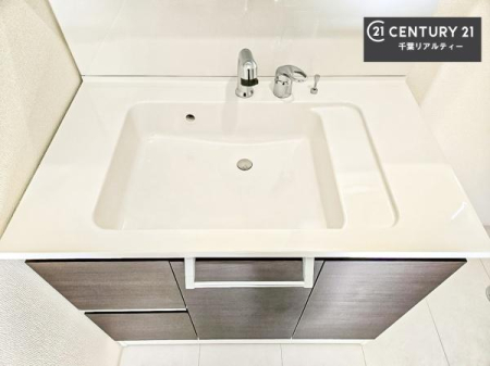 ���ʑ�E���ʏ� �[�����ʑ�{�E���́A�������˂ɂ����̂ł�����ꂪ�y�X�I���������ۂĂ܂��I
�L���C�Ȑ��ʏ��Ŏ��������̃��`�x�[�V�������オ��܂��ˁI