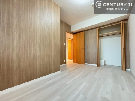 �q������ ���[�X�y�[�X���������Ă���A�ߗނ₨������A�w�p�i�Ȃǂ��������萮���ł��܂��B���������L���g���邽�߁A���K�Ő������Z��Ԃ��������܂��B