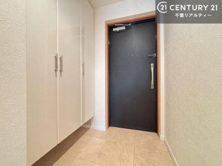 ���� �V���[�Y�{�b�N�X�t���Ȃ̂ŁA���ւ��Еt�����|�������₷���ł��I
�X�b�L���������ւŌ˂��J�����u�ԁA�������̂���S�n������Ԃ��o�}���Ă���܂��B