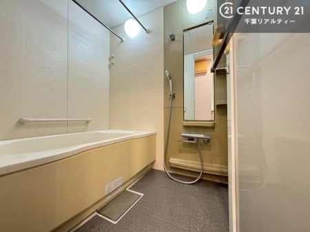 ���� �������������l�̕��͋C�̃o�X���[���́A�����o�Ă��ăo�X�^�C�����[���I
���d���撣���Ă��邲�J���ɂ��D�݂̓����̓����܂����āA�y����ł݂Ă͂������ł��傤���H