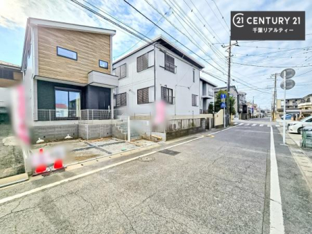 �O�ʓ��H�܂ތ��n�ʐ^ �O�ʓ��H�L�X���Ă���̂ŎԌɓ��ꂪ�y�X�I���͂ɂ͍��������������̂ŊJ�������ӂ�閣�͓I�Ȏ�ϊ��I