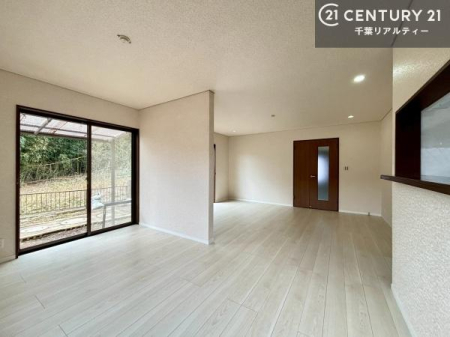 ���r���O �D�����z���܂肪���r���O����ł���ċ��S�n�̗ǂ���Ԃ����o���Ă���܂��I
���났�̎��Ԃ��߂����܂��I