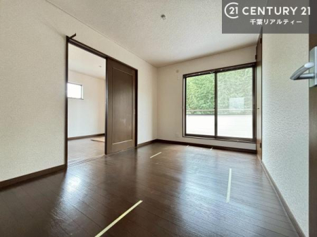 �Q�� �o���R�j�[�ɖʂ��Ă���m���ł��B���邭�����肪����A���C����������ł��܂��I���N���āA�O�ɏo�Ĕw�L�т����[�ċz�����ǂ������}������邱�Ƃ��ł��܂��B