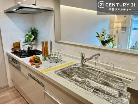 �L�b�`�� ���C�h�ȃV���N�ł��ˁI�������˂ɂ������������₷���Ǝ����y�X�d�l�̃V�X�e���L�b�`���ł��I
�f�U�C�����Ƌ@�\�������˂��L�b�`���Ő�����������܂��ˁI