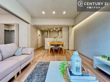 ���r���O �S�n�ǂ����r���O�͉Ƒ������R�ƏW�܂�܂��B�Ƒ��c�R�̎��Ԃ����������ł��B���Ƒ��ƁA����w�[���������Ԃ��߂��������ł��ˁB