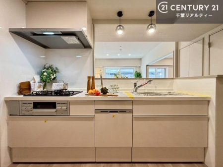 �L�b�`�� ��l�C�̑Ζʎ��V�X�e���L�b�`�����̗p���Ă��܂��I���Ƒ��̃R�~���j�P�[�V���������R�Ƒ�����݌v�ł��B
���q�l�ɂ��ڂ��͂��̂Ŋ������ł��ˁB�L�X�g���ĉ��K�ɍ�Ƃ��i�݂܂��B