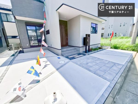 ���ԏ� ���ԃX�y�[�X��2�䕪����܂��I�Z�J���h�J�[�͂������A�o�C�N�⎩�]�ԂȂǂ��u���ꏊ�ɍ���܂���B