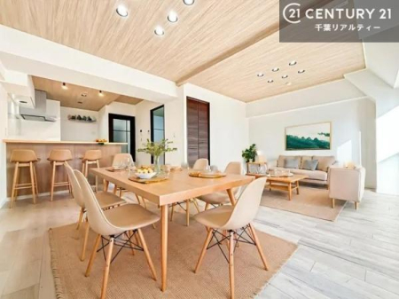 ���r���O �Ƌ��CG�p�[�X�ł��B�S�n�ǂ����r���O�͉Ƒ������R�ƏW�܂�܂��B�Ƒ��c�R�̎��Ԃ����������ł��B���Ƒ��ƁA����w�[���������Ԃ��߂��������ł��ˁB