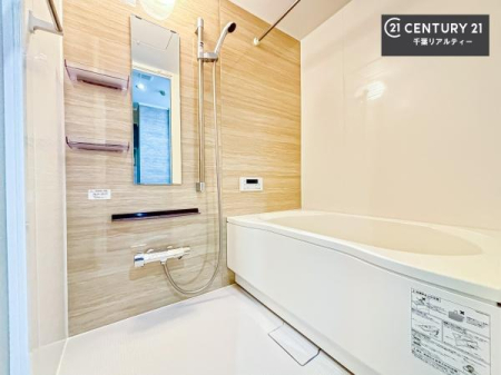 ���� �������������l�̕��͋C�̃o�X���[���́A�����o�Ă��ăo�X�^�C�����[���I
���d���撣���Ă��邲�J���ɂ��D�݂̓����̓����܂����āA�y����ł݂Ă͂������ł��傤���H