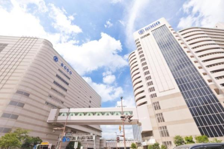 ���ӊ� �y�V���b�s���O�{�݁z��������t�X�F300m