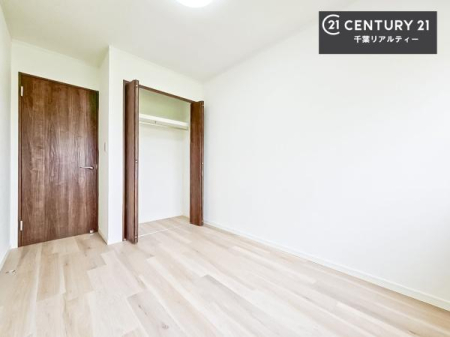 �m�� ���[�X�y�[�X�����Ă��܂��I�������X�b�L�����ڂ��鎖���ł��܂��ˁB
�Ƌ��I�΂Ȃ��V���v���ȃf�U�C���ׁ̈A�Ƌ��I�΂����C�ɓ���̋�ԍ�肪�ł������ł��ˁB