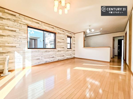 ���r���O �J�����̂���L�XLDK�I�\�t�@�[��_�C�j���O�e�[�u����u���Ă������ɂȂ�Ȃ��̂ŉ��K�ɉ߂����܂��I�R�~���j�P�[�V���������₷�����r���O�ł��I