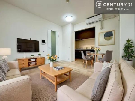 ���r���O �Ƌ��CG�p�[�X�ł��B�J�����̂���L�XLDK�I�\�t�@�[��_�C�j���O�e�[�u����u���Ă������ɂȂ�Ȃ��̂ŉ��K�ɉ߂����܂��I�R�~���j�P�[�V���������₷�����r���O�ł��I