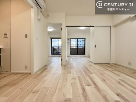 ���r���O �D�����z���܂肪���r���O����ł���ċ��S�n�̗ǂ���Ԃ����o���Ă���܂��I
���났�̎��Ԃ��߂����܂��I