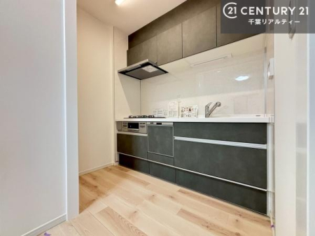 �L�b�`�� ��Ƃ����₷���V�X�e���L�b�`���ł��I���[����������t���Ă���̂ŁA�����X�y�[�X�ɕ���u���Ȃ��čςނ̂ŁA�L�X�g���āA���K�ɍ�Ƃ��ł��܂��I