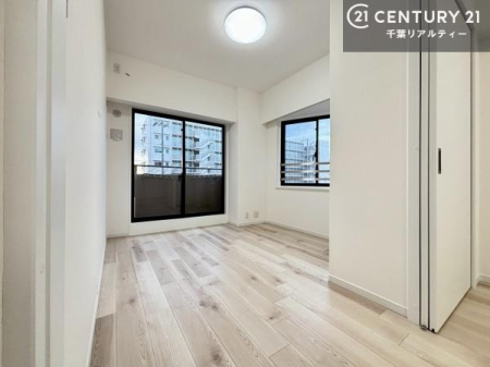 �Q�� 2�ʍ̌����m�ۂ������邢�����́A���ʂ����ǂ��A���邭��ϋ��S�n�̗ǂ���ԂƂȂ��Ă���܂��B�����b�N�X���ĉ߂�����S�n�̗ǂ��������ł��I���̖ڊo�߂��X�b�L�����܂��ˁI