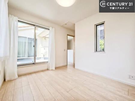 �Q�� �D���������������ޗm���́A���̖ڊo�߂��C�������ǂ������ł��ˁB���������Ԃ��������Ɖ߂������Ƃ��ł��܂��B�D�����F�����̃t���[�����O���ǂ�ȉƋ�ɂ��}�b�`���܂��I