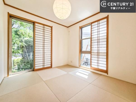 �a�� �^�^�~�̍��肪���炬��^����A�����b�N�X��ԁB�J�����̂���a���ƂȂ��Ă���܂��B���{�l�̐S������u�a�v�̋�ԁB�䑐�̍���Y����Ԃ͖����̂ЂƎ������o���Ă���܂��I