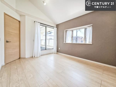 �m�� �o���R�j�[�ɖʂ��Ă���m���ł��B���邭�����肪����A���C����������ł��܂��I���N���āA�O�ɏo�Ĕw�L�т����[�ċz�����ǂ������}������邱�Ƃ��o�������ł��ˁI