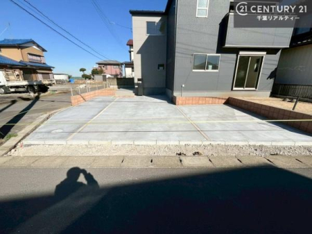 ���ԏ� ���ԃX�y�[�X��2�䕪����܂��I�Z�J���h�J�[�͂������A�o�C�N�⎩�]�ԂȂǂ��u���ꏊ�ɍ���܂���B