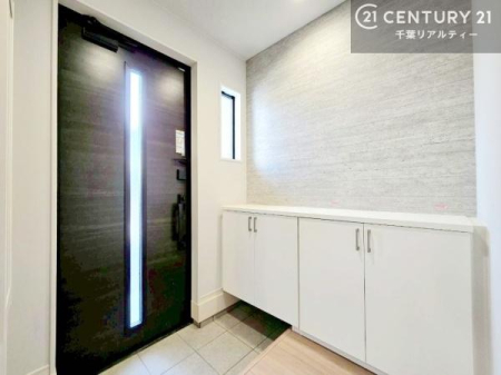 ���� �V���[�Y�{�b�N�X�t���B���ւ��Еt�����|�������₷���ł��I
�X�b�L���������ւŌ˂��J�����u�ԁA�������̂���S�n������Ԃ��o�}���Ă���܂��B