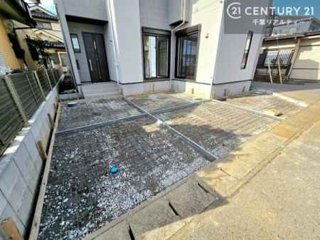 ���ԏ� ���ԃX�y�[�X��2�䕪����܂��I�Z�J���h�J�[�͂������A�o�C�N�⎩�]�ԂȂǂ��u���ꏊ�ɍ���܂���B