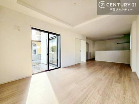 ���r���O �傫�ȑ����炽���Ղ�̗z���������閾�邢���r���O�B�J�����̂��郊�r���O�ŉƑ��c���̂��났�̎��Ԃ��߂����܂��I�����w�\�ł��I���񌻒n�ŗz������Ȃǂ��̊����������܂��I