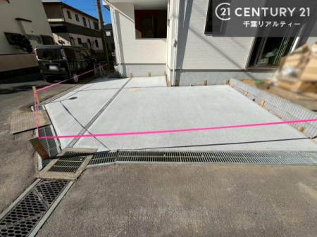 ���ԏ� ���ԃX�y�[�X��2�䕪����܂��I�Z�J���h�J�[�͂������A�o�C�N�⎩�]�ԂȂǂ��u���ꏊ�ɍ���܂���B