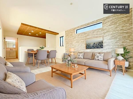 ���r���O �Ƌ��CG�p�[�X�ł��B�J�����̂���L�XLDK�I�\�t�@�[��_�C�j���O�e�[�u����u���Ă������ɂȂ�Ȃ��̂ŉ��K�ɉ߂����܂��I�R�~���j�P�[�V���������₷�����r���O�ł��I