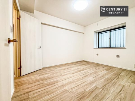 �Q�� �V���v���Ƀf�U�C������Ă��邽�߁A�Ƌ��I�т܂���I
���C�ɓ���̉Ƌ��u���Ă��낰���Ԃ���邱�Ƃ��ł��܂��B