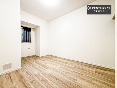 �m�� �V���v���Ƀf�U�C������Ă��邽�߁A�Ƌ��I�т܂���I
���C�ɓ���̉Ƌ��u���Ă��낰���Ԃ���邱�Ƃ��ł��܂��B