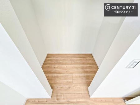 ���[ �E�H�[�N�C���N���[�[�b�g�t���ł��B��������̂��m���Ȃǂ����[���Ă��������ł��ˁI���ɂ���@�������ȂǋG�ߕ��̑傫�ȉƓd�����[�ł��܂��B