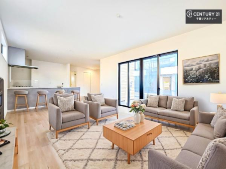 ���r���O �Ƌ��CG�p�[�X�ł��B�J�����̂���L�XLDK�I�\�t�@�[��_�C�j���O�e�[�u����u���Ă������ɂȂ�Ȃ��̂ŉ��K�ɉ߂����܂��I�R�~���j�P�[�V���������₷�����r���O�ł��I