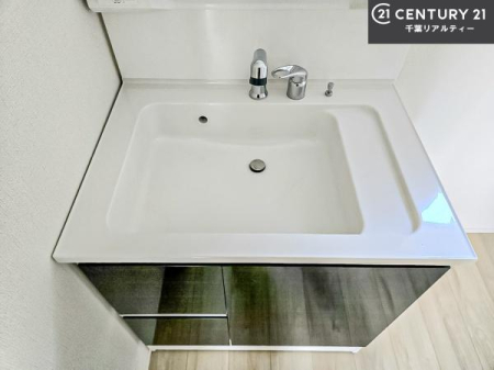 ���ʑ�E���ʏ� �[�����ʑ�{�E���́A�������˂ɂ����̂ł�����ꂪ�y�X�I���������ۂĂ܂��I
�L���C�Ȑ��ʏ��Ŏ��������̃��`�x�[�V�������オ��܂��ˁI