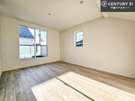 �m�� �o���R�j�[�ɖʂ��Ă���m���ł��B���邭�����肪����A���C����������ł��܂��I���N���āA�O�ɏo�Ĕw�L�т����[�ċz�����ǂ������}������邱�Ƃ��ł��܂��B