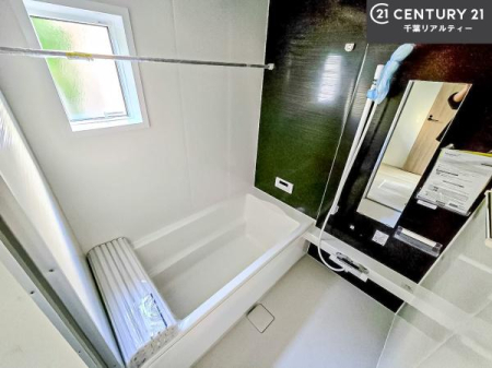 ���� �������������l�̕��͋C�̃o�X���[���́A�V�b�N�ȃf�U�C���Ńo�X�^�C�����[���I
���d���撣���Ă��邲�J���ɂ��D�݂̓����̓����܂����āA�y����ł݂Ă͂������ł��傤���H