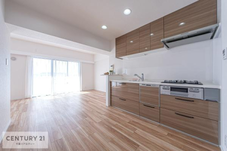 �L�b�`�� �L�b�`���ƃ��r���O�ɂ͎d�؂肪������̊��̂���A�R�~���j�P�[�V���������₷���Ƒ��ɂ���`�������肢���₷���ł��I�z�V���Еt�������₷���Ǝ������₷�����͓I�ȊԎ��I