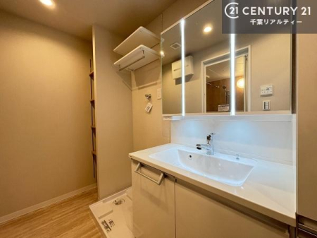 ���ʑ�E���ʏ� �O�ʋ��d�l�̐��ʏ��́A�g�����Ȃ݂����₷������I���͎��[�ɂȂ��Ă��܂��B�h���C���[�₨���ϓ����Еt������̂Ő��ʑ������X�b�L���ƌ����邱�Ƃ��o���܂��I