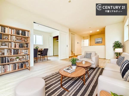 ���r���O �Ƌ��CG�p�[�X�ł��B�D�����z���܂肪���r���O����ł���ċ��S�n�̗ǂ���Ԃ����o���Ă���܂��I
���났�̎��Ԃ��߂����܂��I