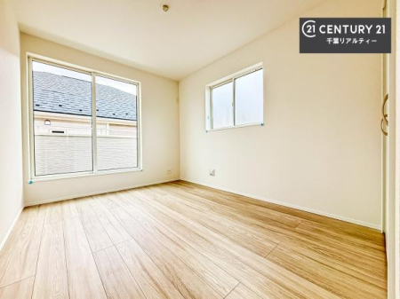 �Q�� �D���������������ޗm���́A���̖ڊo�߂��C�������ǂ������ł��ˁB���������Ԃ��������Ɖ߂������Ƃ��ł��܂��B�D�����F�����̃t���[�����O���ǂ�ȉƋ�ɂ��}�b�`���܂��I