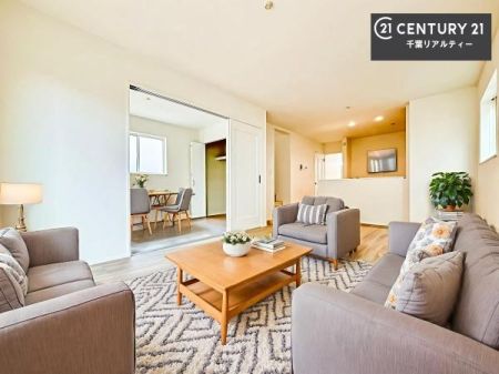 ���r���O �Ƌ��CG�p�[�X�ł��B�S�n�ǂ����r���O�͉Ƒ������R�ƏW�܂�܂��B�Ƒ��c�R�̎��Ԃ����������ł��B���Ƒ��ƁA����w�[���������Ԃ��߂��������ł��ˁB