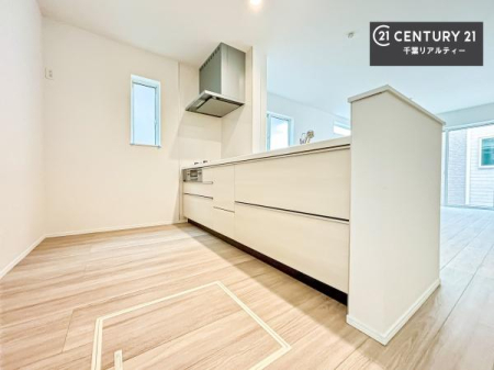 �L�b�`�� ��Ƃ肠�钲���X�y�[�X�ō�Ƃ����₷�����K�ȃL�b�`���ł��I
���q�l�ƈꏏ�ɂ��َq������y���߂�L�X�X�y�[�X�ł��B�y�����������ԂɂȂ肻���ł��ˁI