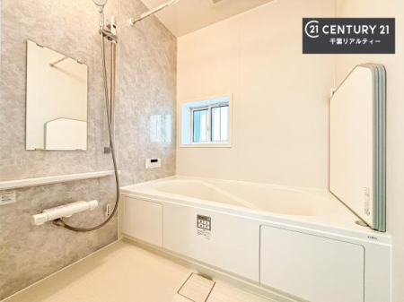 ���� �������������l�̕��͋C�̃o�X���[���́A�����o�Ă��ăo�X�^�C�����[���I
���d���撣���Ă��邲�J���ɂ��D�݂̓����̓����܂����āA�y����ł݂Ă͂������ł��傤���H