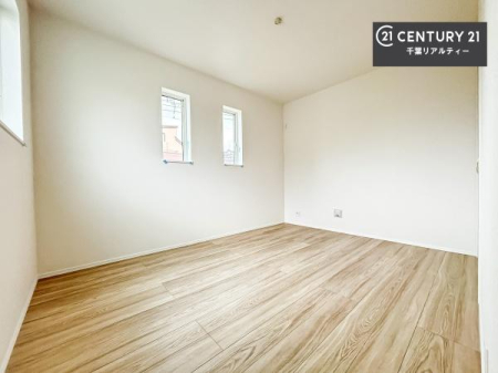 �m�� �V���v���Ƀf�U�C������Ă��邽�߁A�Ƌ��I�т܂���I
���C�ɓ���̉Ƌ��u���Ă��낰���Ԃ���邱�Ƃ��ł��܂��B