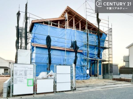 ���̑����n ���݌��z���B������͖��邭�J���I�ȃ��r���O��ŐV�ݔ��̃L�b�`���Ȃǉ��K�ȋ�Ԃ��L����܂��B�����������炱���g�V������炵�h�ւ̊��҂����܂�Z�܂��B�����������Ȃ����z���̗l�q���K���ł��B