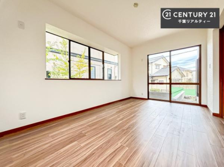 ���r���O �S�n�ǂ����r���O�͉Ƒ������R�ƏW�܂�܂��B�Ƒ��c�R�̎��Ԃ����������ł��B���Ƒ��ƁA����w�[���������Ԃ��߂��������ł��ˁB