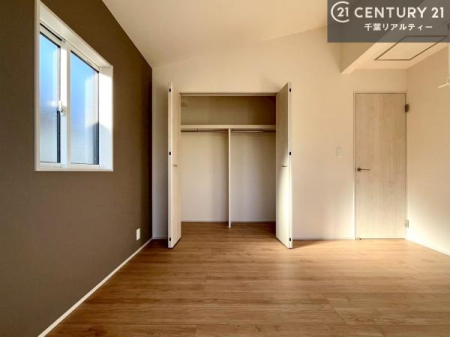 ���[ �����Ղ�̎��[�X�y�[�X�ŁA��炵���������萮���Z�܂��B�Ƒ��̉ו������ꂢ�ɕЕt���A���������K�ɉ߂����܂��B