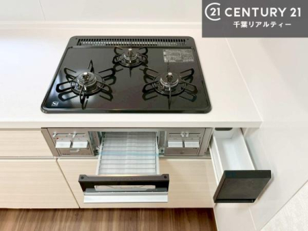 �L�b�`�� �R�����͎O������̂ł������̓����i�s���ł��܂��B
�������O�����t���ł��B�����X�y�[�X���L�X���Ă���׍�Ƃ����₷���I�g�����肪�ǂ��V�X�e���L�b�`���ł��I