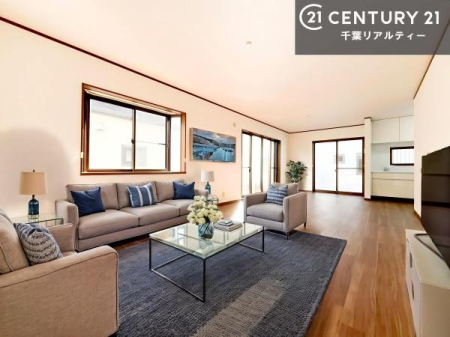 ���r���O �Ƌ��CG�p�[�X�ł��B��؂ȉƑ����W�܂邩�炱��LDK�ɂ͂�����肽���B
�q�����������C�ɏ΂��Ȃ��瑖�����Ă���p�����������u�L���Ƃɂ��ėǂ������v�Ǝv���u�Ԃł��B